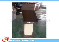 Brązowy stojak z drewnianymi metalowymi podstawkami MDF / stół, stojak do wykładania dywanów